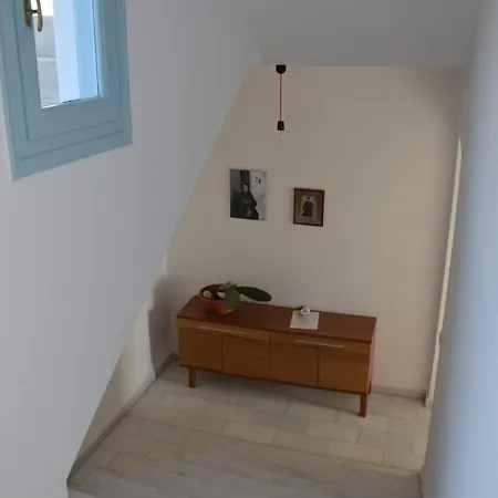 Niki Of Naxos - Anemos Vila
